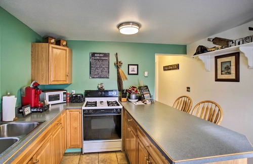 Winchester Cabin | Cozy Winchester Lake Cabin: Hunting/Fishing Haven!