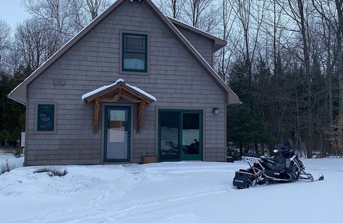 Charlevoix Ski Chalet | Cozy Winery Chalet - 5 miles south of Downtown Charlevoix