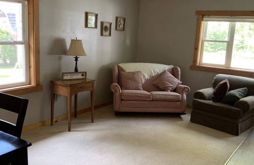 Hatfield House | Cozy Wisconsin home a block off Lake Arbutus.