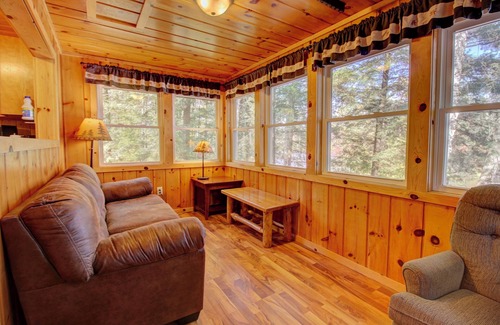 Lac du Flambeau Cabin | Cozy, Wisconsin Northwoods, Lake Cabin w/private dock. Family & Pet Friendly!