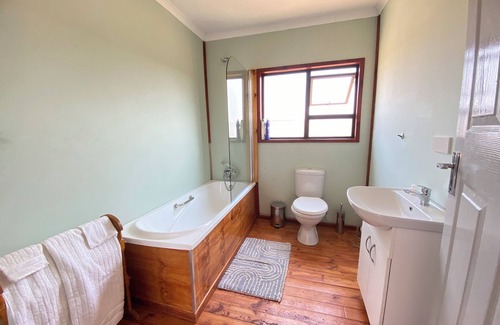 Palapye Cabin | Cozy wooden cabin overlooking the foot of the Tswapong Hills in Palapye.