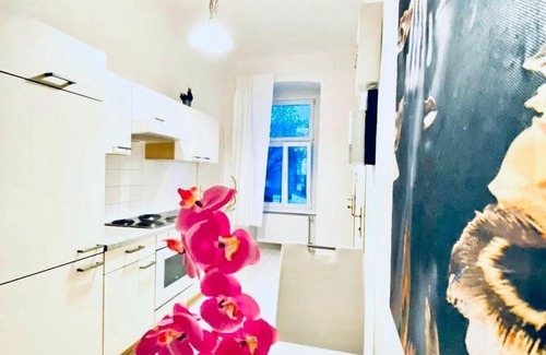 Ottakring Apartment | Cozy2BR Apt for 6P, 10-Min Transport to Stadthalle