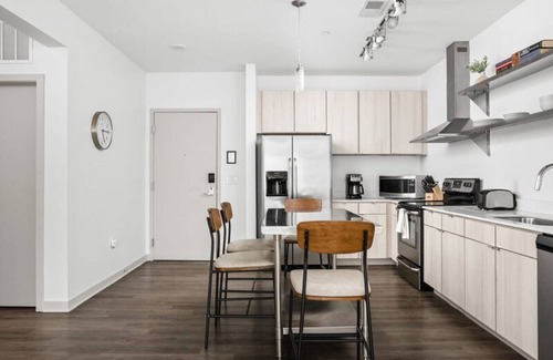 Downtown Indianapolis Apartment | Cozysuites 2BD Bottleworks Indianapolis 2