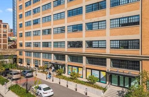 Downtown Pittsburgh Apartment | Cozysuites Gorgeous SDO Downtown Pittsburgh