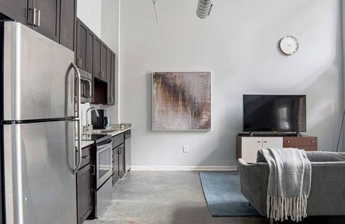 Cole-Noble District Apartment | Cozysuites Indy Loft 2BR Monument Circle