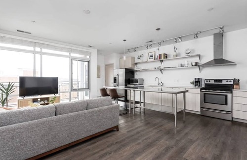 Downtown Indianapolis Apartment | Cozysuites l Lavish 1BR Bottleworks Indy 4