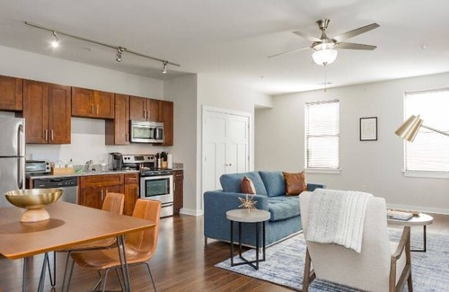 Music Row Apartment | Cozysuites TWO Music Row Condos w Parking