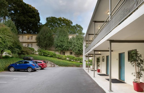 Brookwood Apartment | CPH Secluded Studio Safe Serene and Serviced