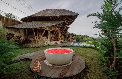 Selat Villa | CR Tris Casa De Bambú - Bamboo House Bali