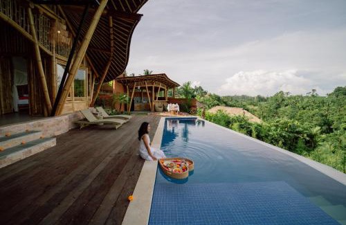 Selat Villa | CR Tris Casa De Bambú - Bamboo House Bali
