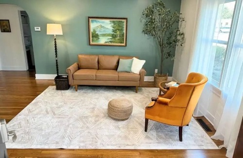 Hesston Cottage | Crabapple Cottage Your cozy temporary home