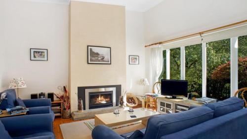Wentworth Falls House | Crabapple Southside Mountain Cottage Pet Friendly