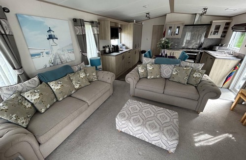 Ayr Cabin | Craig Taravan Sleeps 4 with Private Decking