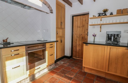 Driffield Cottage | CRAVEN COTTAGE, family friendly, with open fire in Bridlington