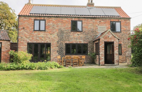 Driffield Cottage | CRAVEN COTTAGE, family friendly, with open fire in Bridlington