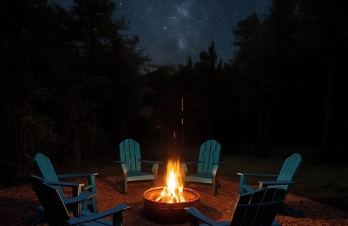 Omaha House | Creekside A-frame Hot Tub 1st FL King Suite🖤PET