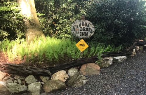 Fancy Gap Cabin | Creekside at Do Drop Inn Cabin Rentals