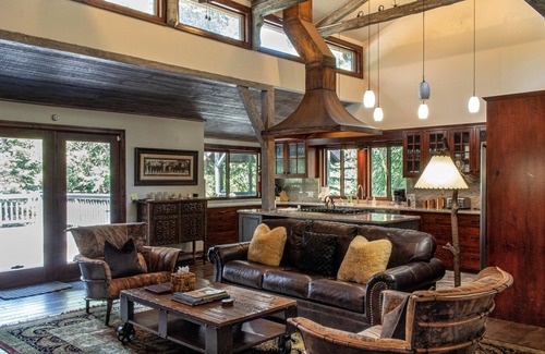 Granite Cabin | Creekside Family Cabin