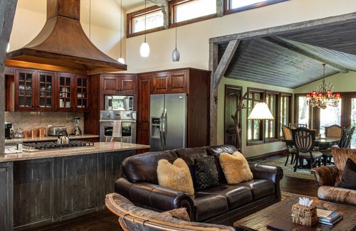 Granite Cabin | Creekside Family Cabin