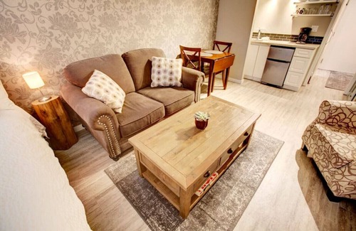 Whistler Creekside Condo | Creekside Mountain View Studio!Patio + BBQ,Pool,Parking & Walk to Shops and Lakes!