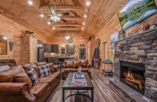 Sevierville Cabin | Creekside on the Bluff: Pet Friendly, Free Attraction Tickets, & Creek View