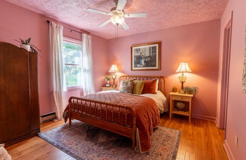 Sparta House | Creekside Paradise - A Peaceful Family Focused Retreat on a Flowing Creek