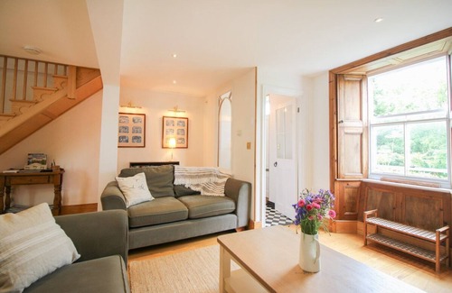 Gweek Cottage | Creekside - sleeps 6 guests in 3 bedrooms