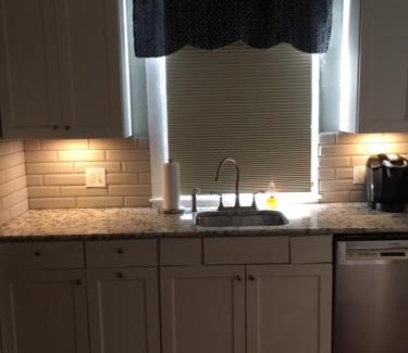 Lower Garden District Apartment | Crescent City Cottage