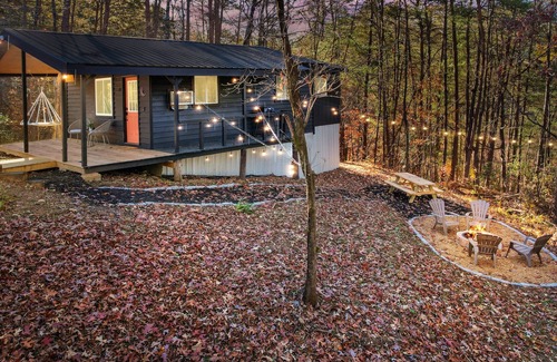 East Ellijay Cabin | CRESCENT MOON CABIN - cozy, peaceful, secluded! Close to DT Ellijay&Blue Ridge!