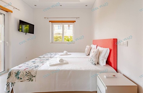 Cerro do Mocho Villa | Crest 5 - 8 Pax Golf/Beach Swimming pool