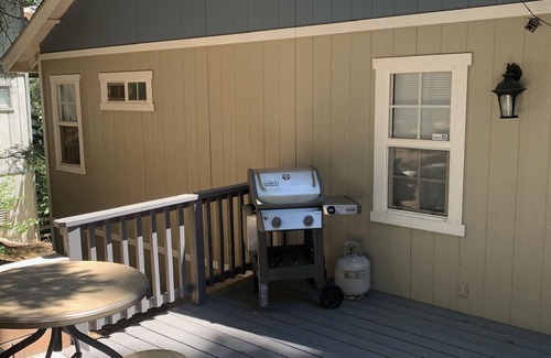 Crestline Cabin | Crestline Blissful Cabin Escape - Private Guest House near Lake!