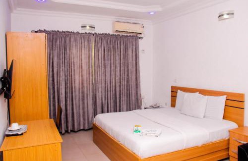 Lagos Hotel | Crestviewers Hotel Ogudu