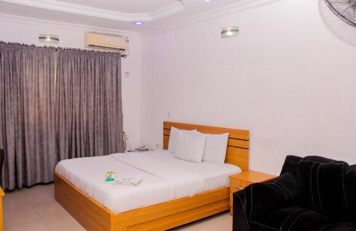 Lagos Hotel | Crestviewers Hotel Ogudu