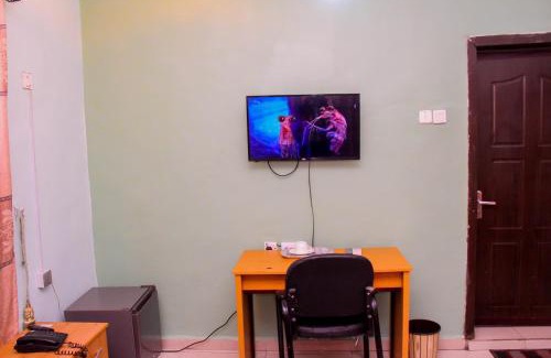 Lagos Hotel | Crestviewers Hotel Ogudu