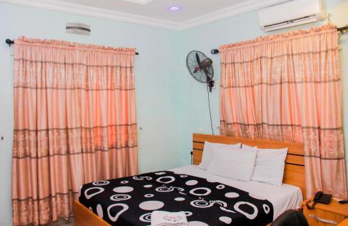 Lagos Hotel | Crestviewers Hotel Ogudu