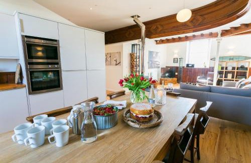Ty Croes House | Cribinau