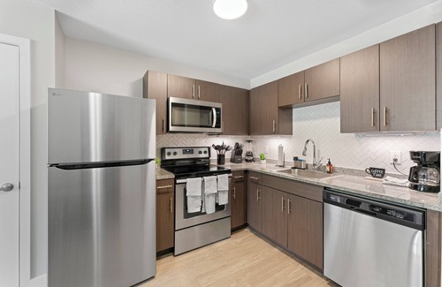 Tuscaloosa Condo | Crimson Cove | Luxe Riverfront Condo | 7 Min to UA | Pool & More!