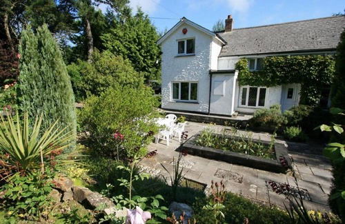 Goonhavern Cottage | Croft Cottage, Goonhavern, minutes from the beach