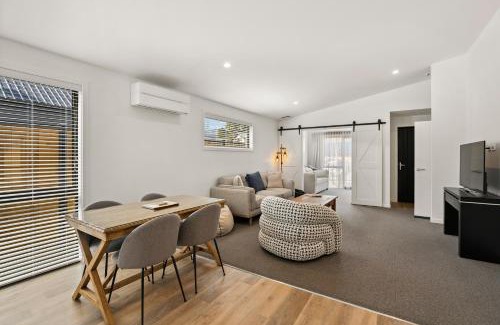 Lowburn House | Cromwell Haven - Cromwell Holiday Home