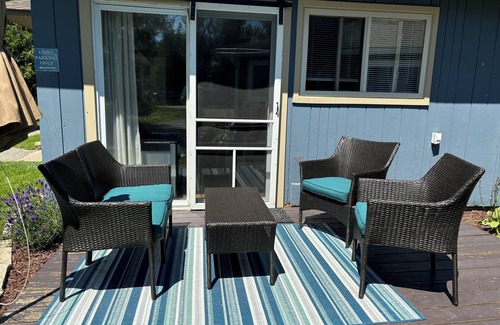 Oden Cottage | Crooked Lake Cottage with shared sandy beach and boat dock!