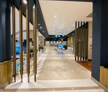 Gomti Nagar Hotel | Crossandra