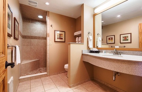 Fort Dodge Hotel | Crossroads Hotel and Event Center