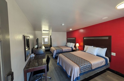 Central Sacramento Hotel | Crossroads Inn