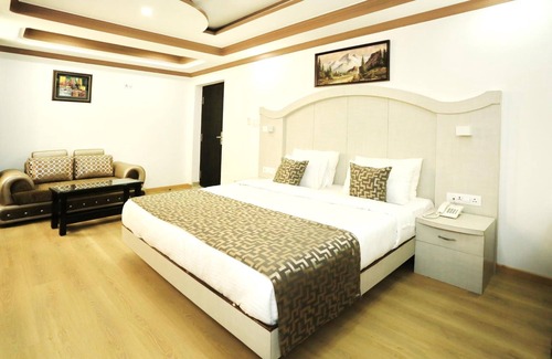 Srinagar Hotel | Crown Plaza Residency