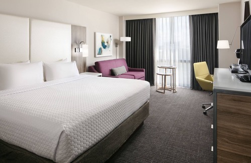 Dallas Hotel | Crowne Plaza Dallas Market Ctr - Love Field by IHG