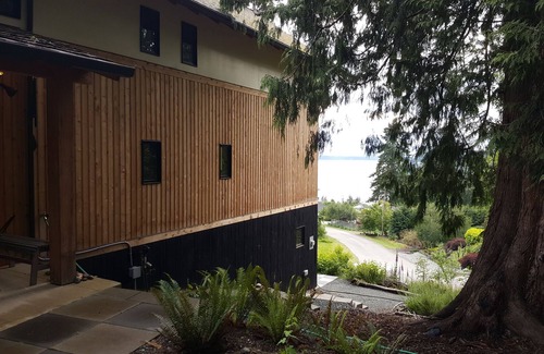Clinton House | Crows Nest - Views of Puget Sound