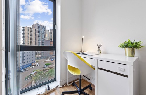 Bensham Manor Apartment | Croydon Spacious - FBS Homes