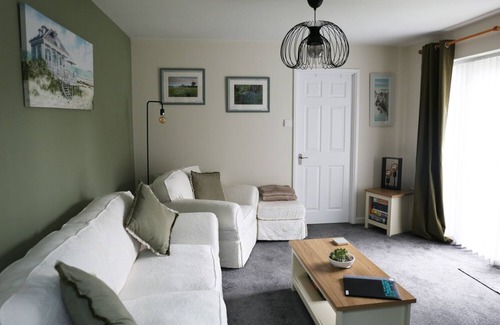 Netley Apartment | Cruise, Relax, Explore. Free p/king - 5mins to beach. 10mins to city & port. 5*