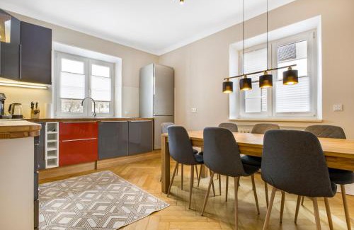 Nordbahnhof Apartment | cruwzo I Spacious 3 BR with WiFi Kitchen Games