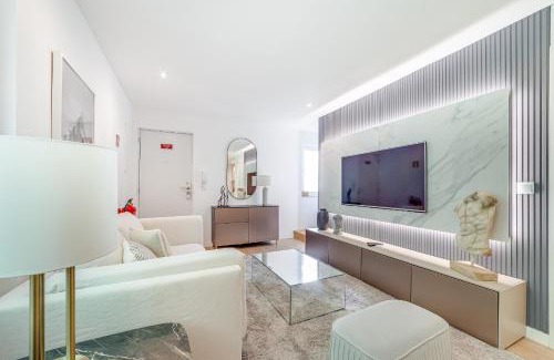 Linda-a-Velha Apartment | Cruzeiro Deluxe Apartments